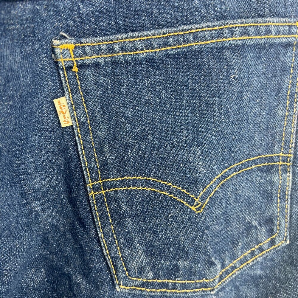 Vintage Levi's White Tab Size 38, Made in USA, 100% Cotton
